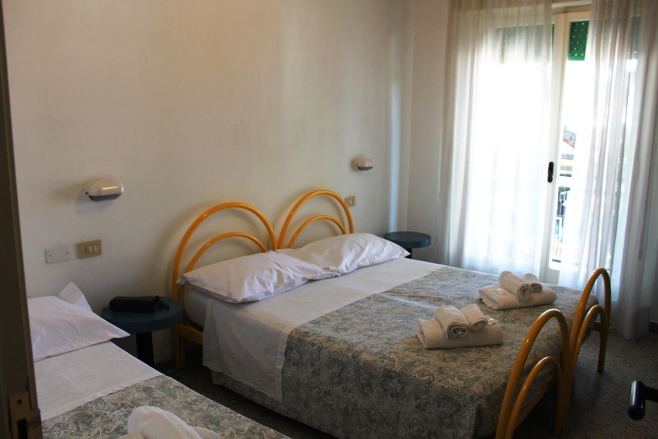 Hotel Elde Riccione Luaran gambar