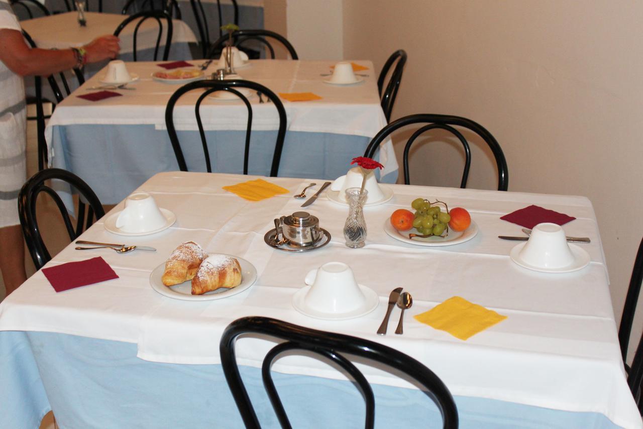 Hotel Elde Riccione Luaran gambar