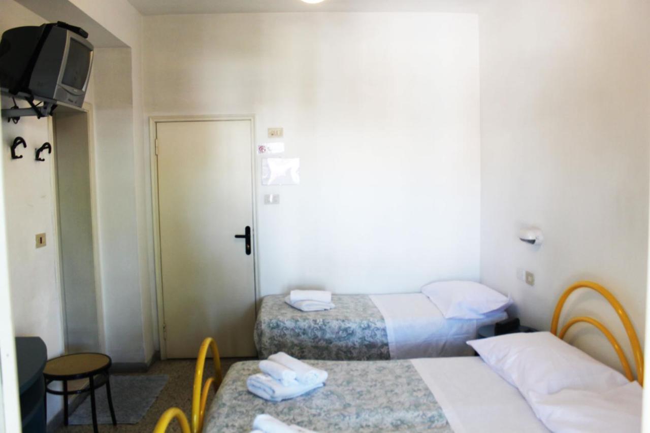 Hotel Elde Riccione Luaran gambar